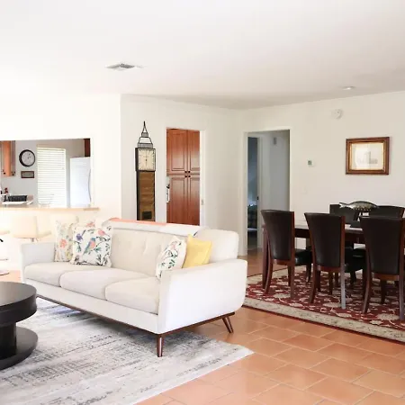Charming Vacation Home Near Golf Beach And 5Th Ave